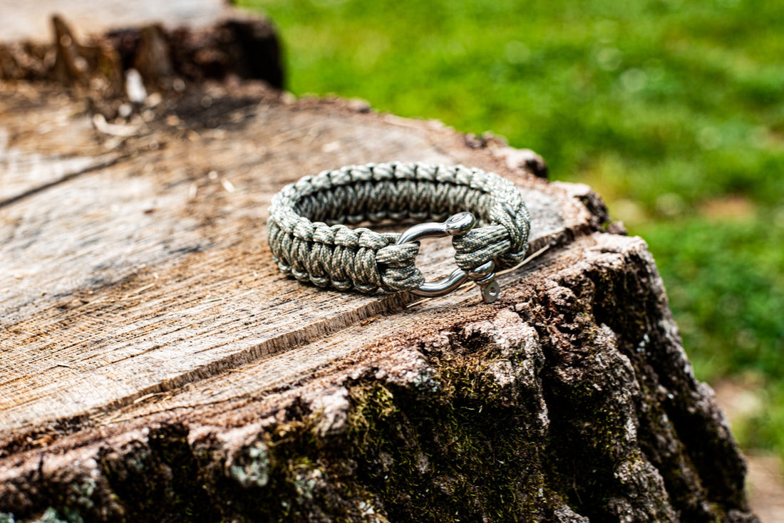 How to Make a Paracord Bracelet
