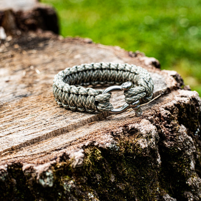 How to Make a Paracord Bracelet